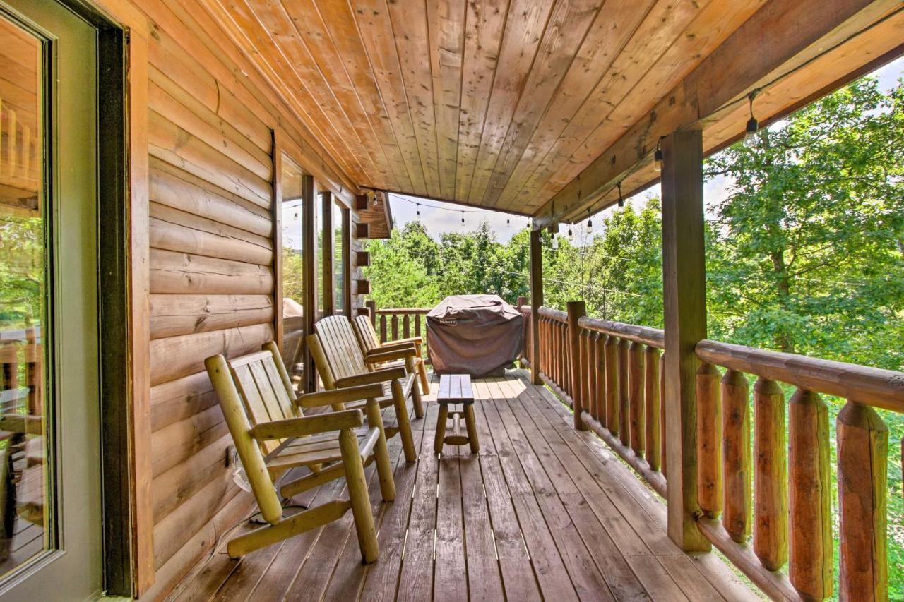 Cabin With Hot Tub And Deck About 12 Mi To Pigeon Forge! Sevierville Exterior foto
