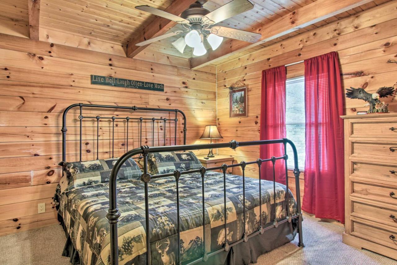 Cabin With Hot Tub And Deck About 12 Mi To Pigeon Forge! Sevierville Exterior foto