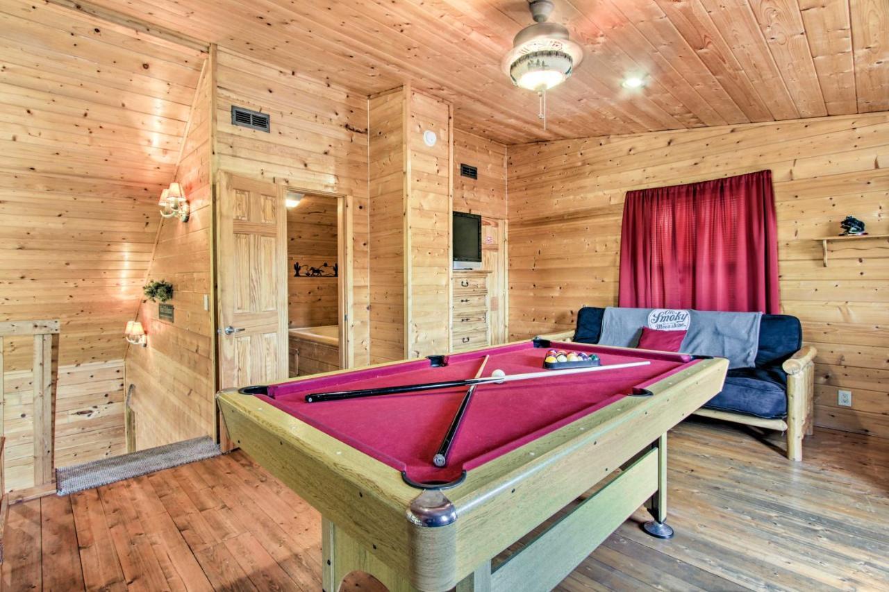 Cabin With Hot Tub And Deck About 12 Mi To Pigeon Forge! Sevierville Exterior foto
